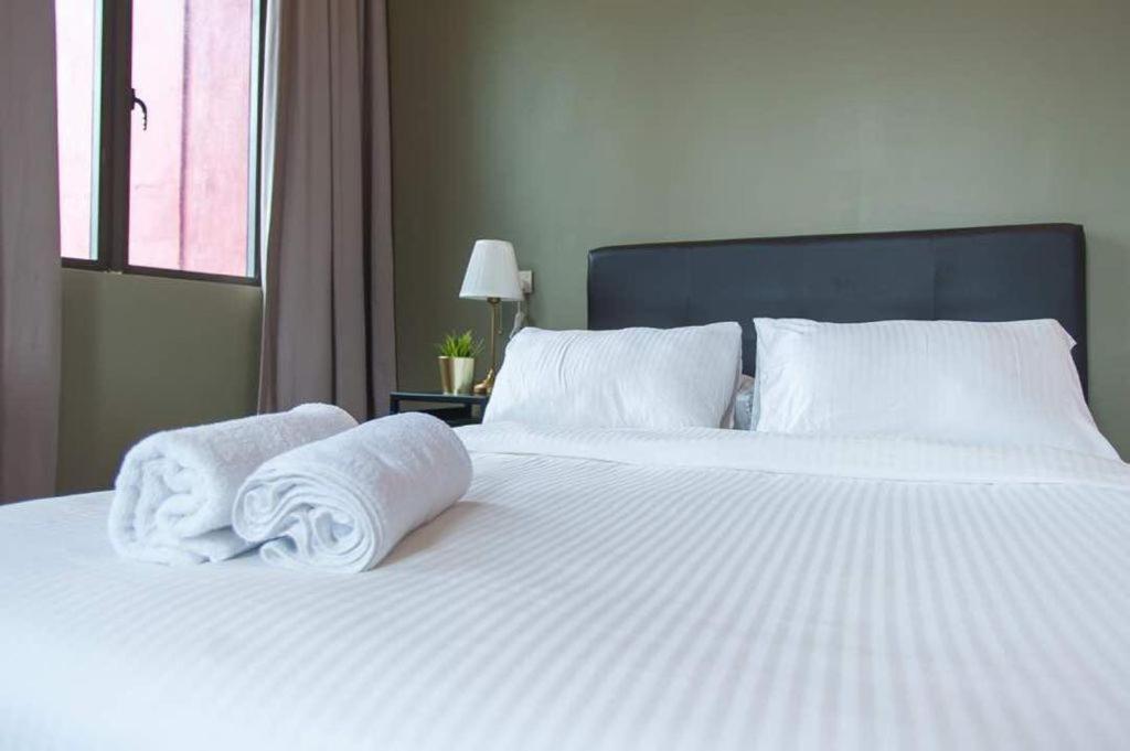 Empihaus 001 Empire Damansara Apartment Петалинг Джая Екстериор снимка